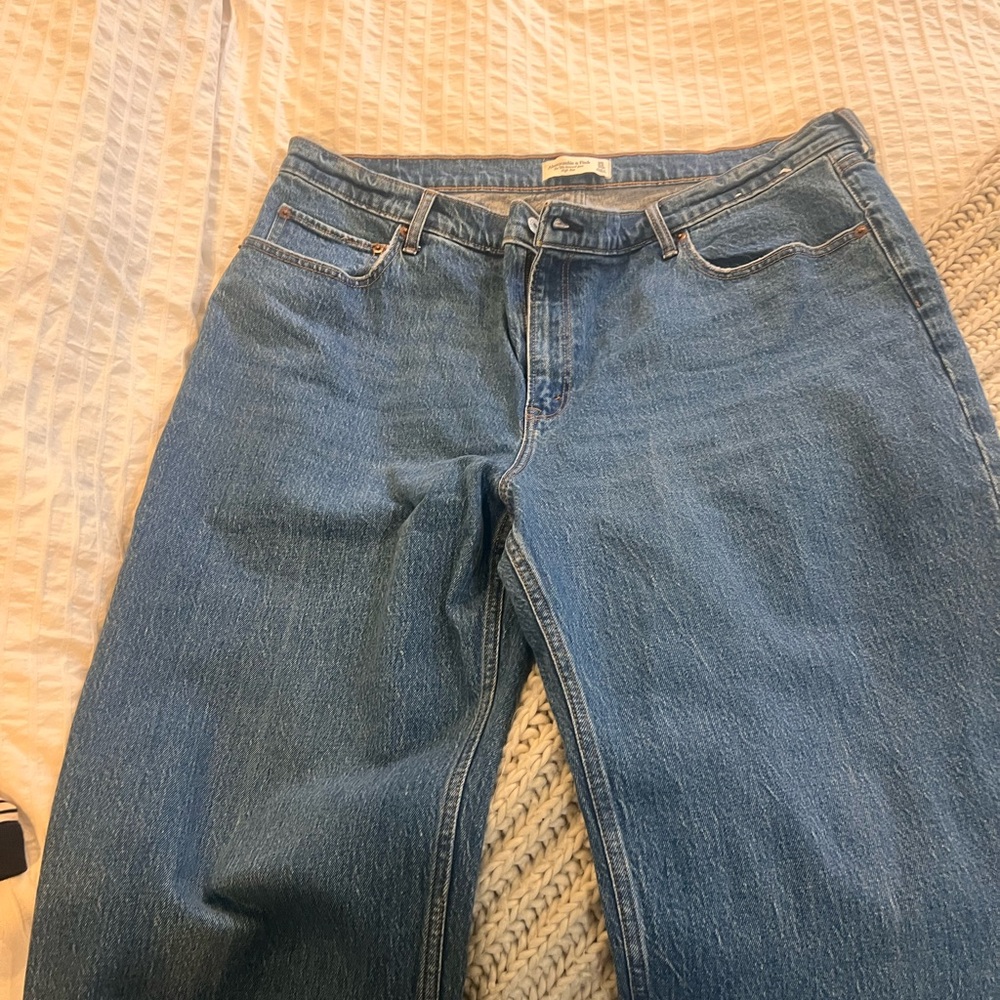 Abercrombie 90s rise high rise relaxed jeans
